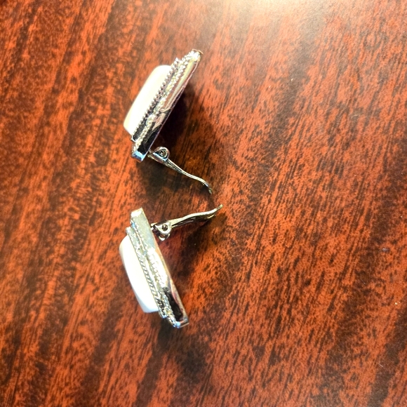 2 Pair Vintage Clip On Earrings, Rhinestone, White Lucite - Picture 5 of 16